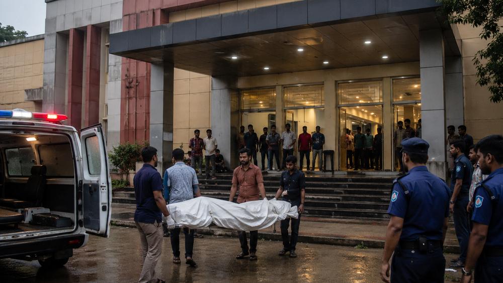 ঠাকুরগাঁও অডিটোরিয়াম কাম কমিউনিটি সেন্টারে যুবকের মরদেহ উদ্ধার - Chief TV
