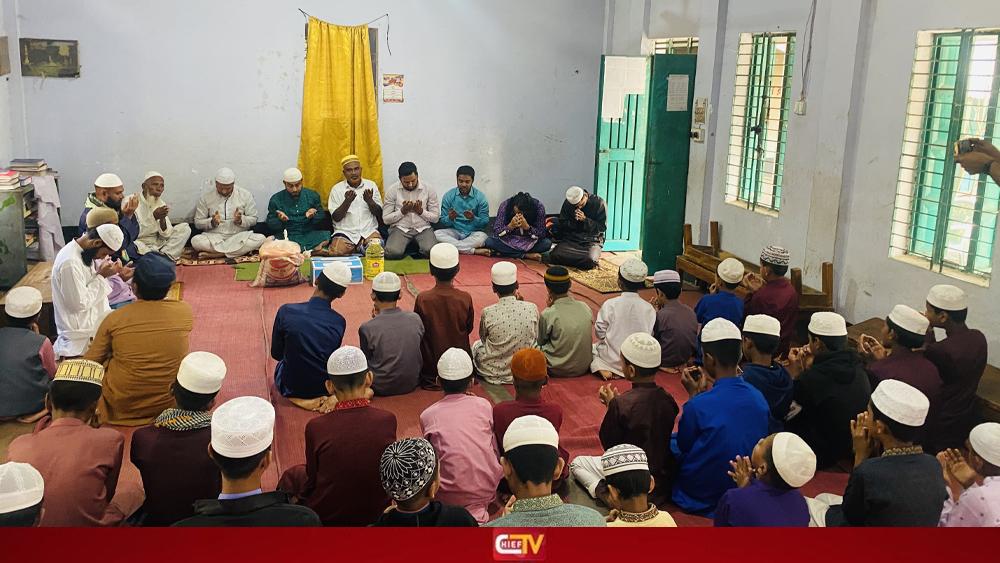 শাজাহানপুরে এতিম শিক্ষার্থীদের মাঝে ইফতার সামগ্রী বিতরণ - Chief TV