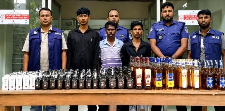নালিতাবাড়ীতে ২৭৩ বোতল ভারতীয় মদ ও পিকআপসহ আটক ৩ - Chief TV
