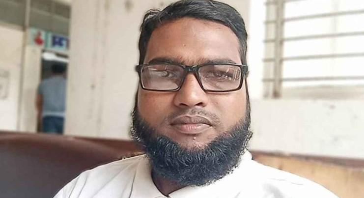 পরকীয়া প্রেমিকাসহ স্ত্রীর হাতে ধরা, পদ হারালেন জামায়াত নেতা - Chief TV