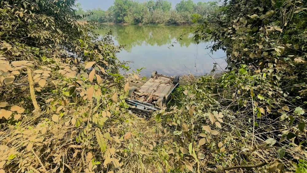 সখীপুরে ট্রেনিং কার দুর্ঘটনা, অল্পের জন্য রক্ষা - Chief TV