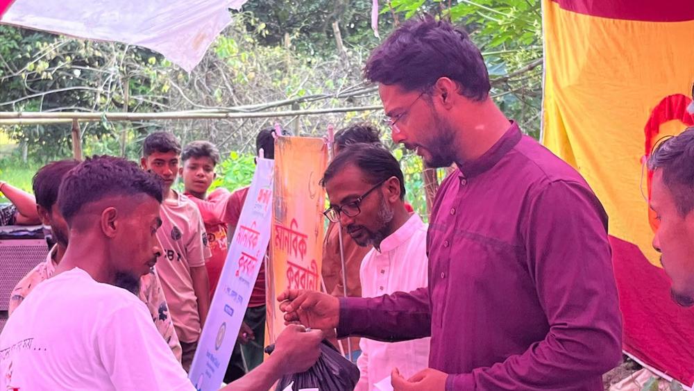 সুনামগঞ্জে অসহায়দের কোরবানির গোশত বিতরণ  অনাবৃ ফাউন্ডেশনের - Chief TV
