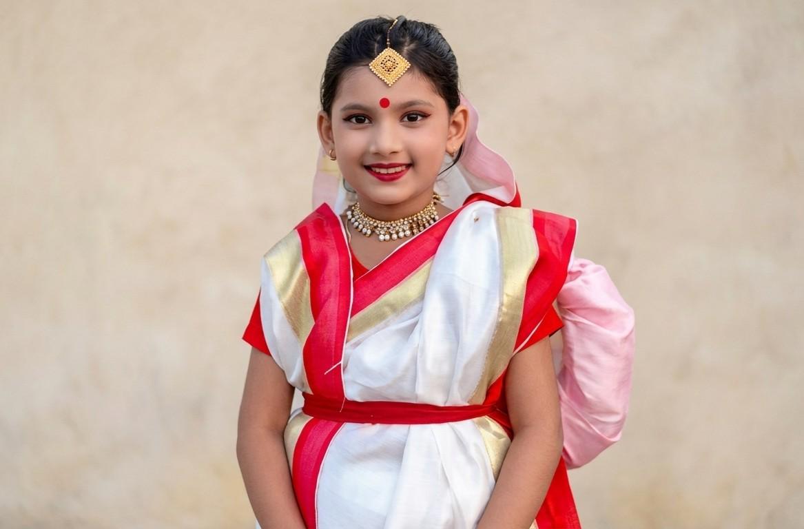 হাউসবোটের ইঞ্জিনে পড়ে শিশুর মৃত্যু, নিরাপত্তা নিয়ে প্রশ্ন! - Chief TV