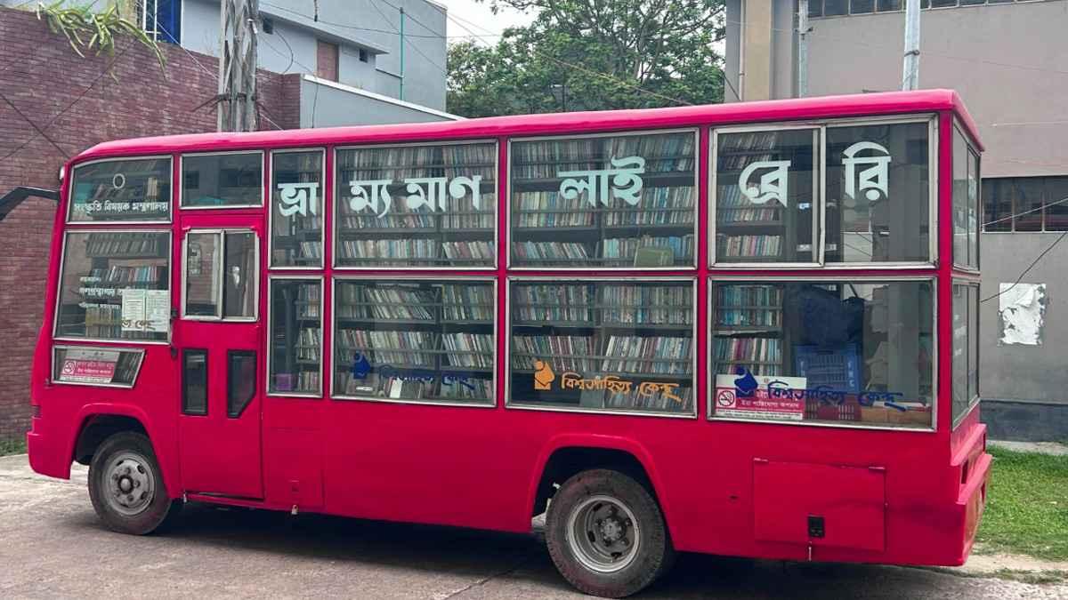 শেখ মুজিবসহ আ’লীগ নেতাদের নিয়ে লেখা ৩০০ বই জব্দ - Chief TV